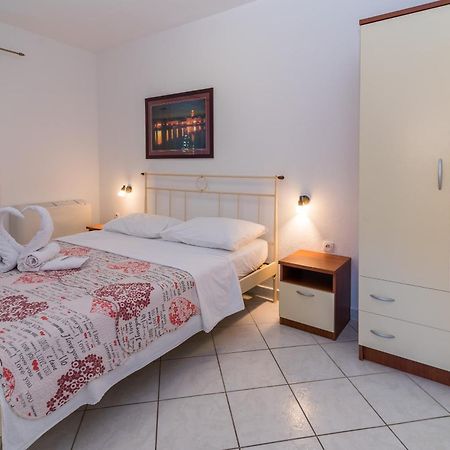 Apartments Irena Krk Krk Town Ruang foto